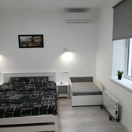 сучасна в центрі львова, галицький район * Lviv